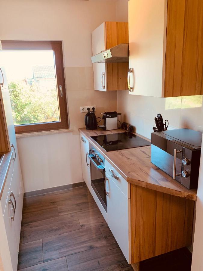 Felix Living 4, Modern & Cozy 2 Zimmer Wohnung, Balkon, Parkplatz Salzweg Esterno foto