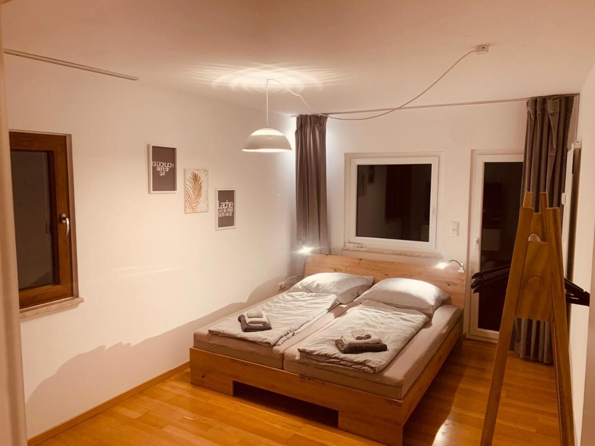 Felix Living 4, Modern & Cozy 2 Zimmer Wohnung, Balkon, Parkplatz Salzweg Esterno foto